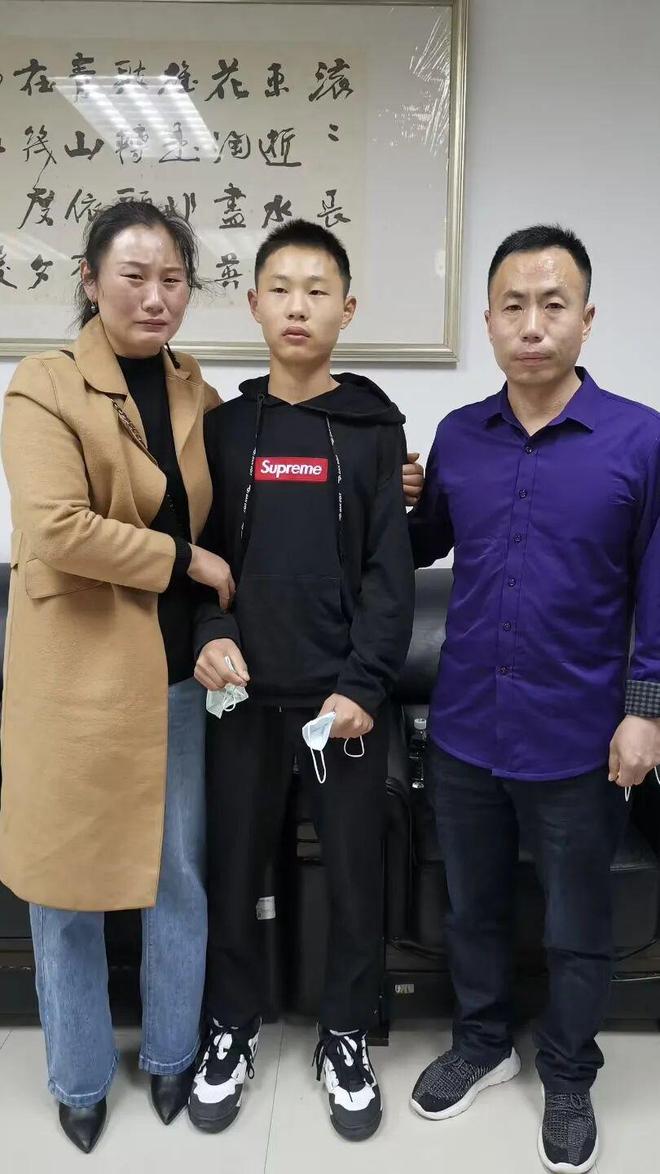 賭波:“梅姨”案最新進展:公安機關偵查工作結束,已移送檢察院讅查起訴;申軍良:梅姨長相即將曝光,已委托律師閲卷