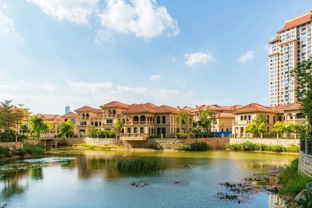 中介闹乌龙,男子花2000万买的别墅“货不对板”!已支付的200万定金能要回来吗?法院这样判......