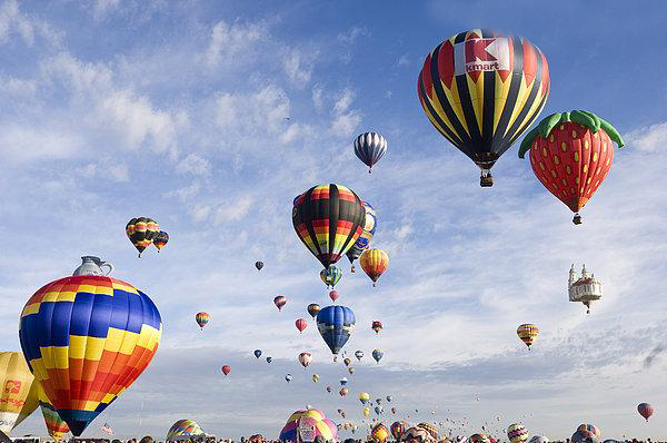 {21點}(各种各样的热气球图片卡通) {21點}(各种各样的热气球图片卡通)