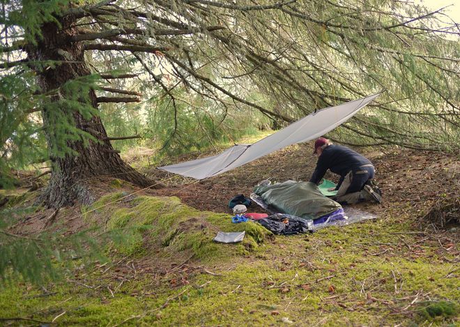 {線上賭場}(一个人户外露营的文案)